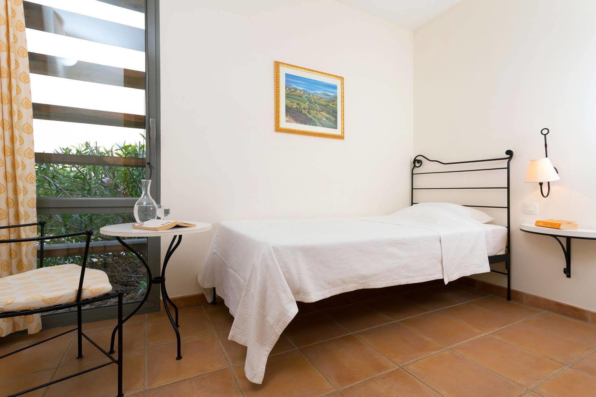 Madame Domaine Du Provence Country Club Service Premium 4*