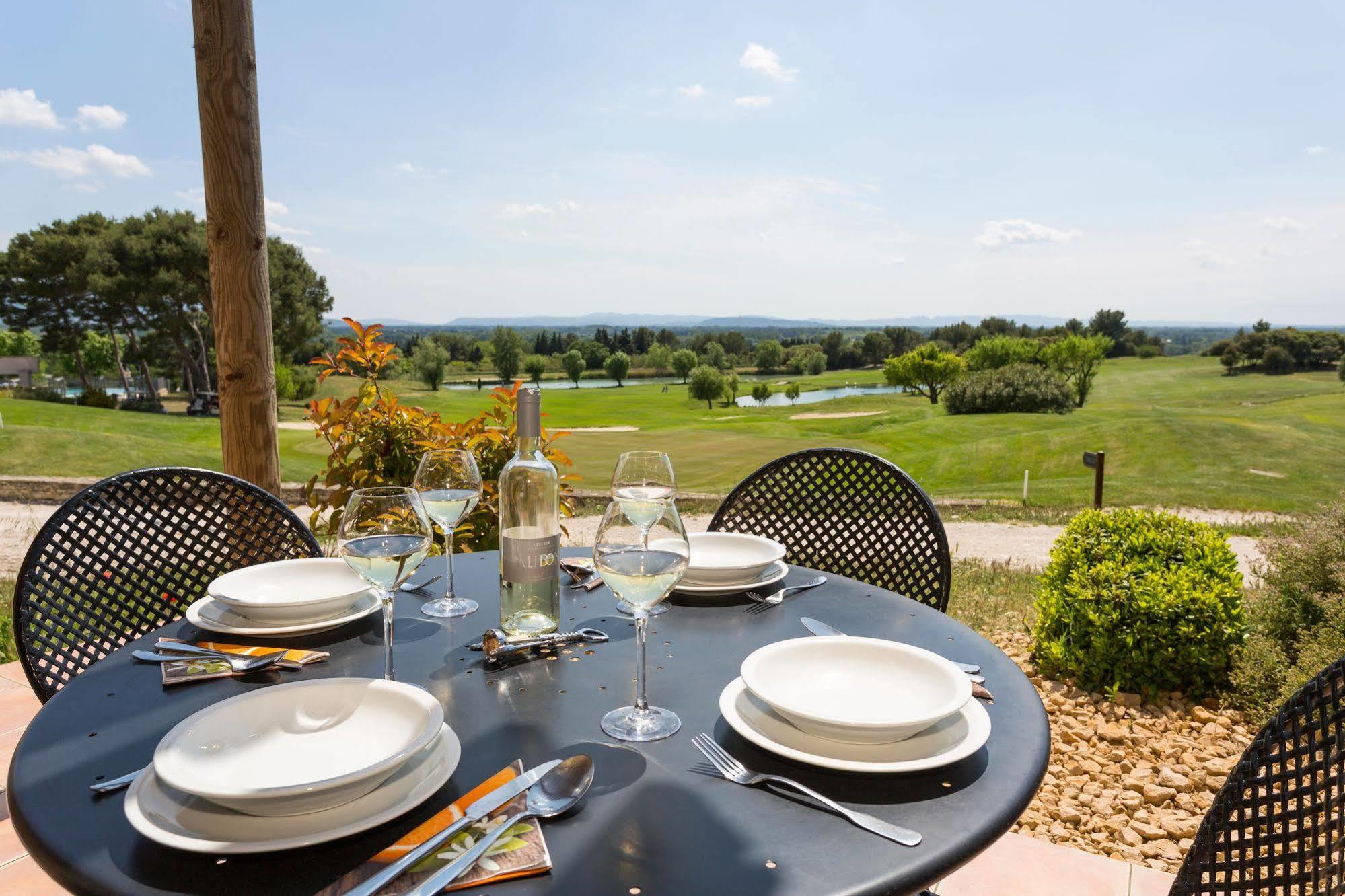 Aparthotel Madame Domaine Du Provence Country Club Service Premium